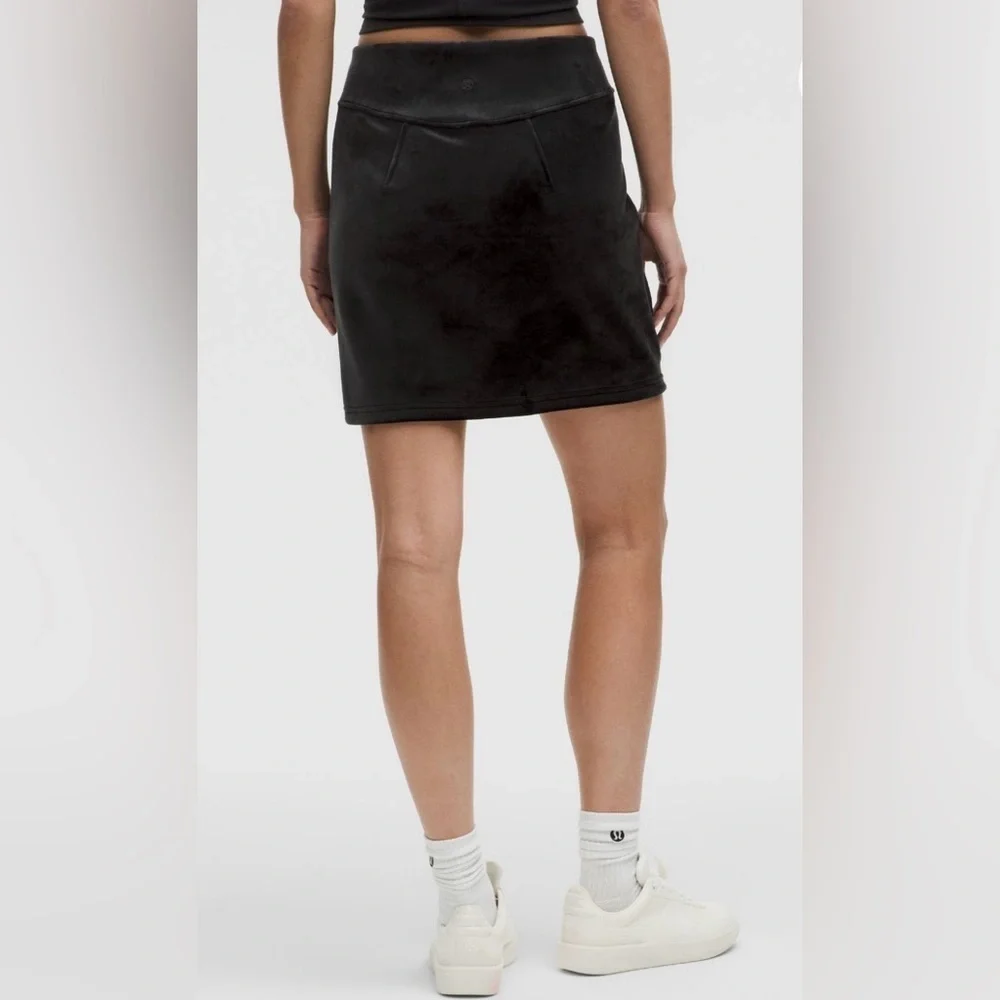 Lululemon Scuba HR Mini Skirt Velvet Size M NWT